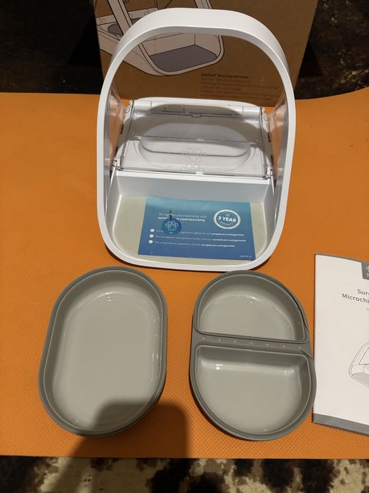 Автоматична годівниця для тварин Sure Petcare SureFeed з мікрочіпом