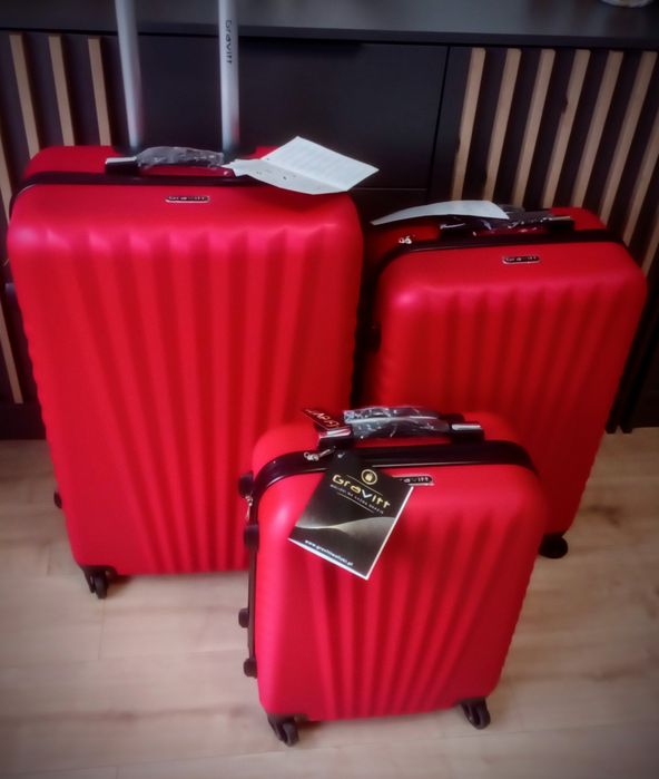 Nowe walizki  zestaw 3 sztuki