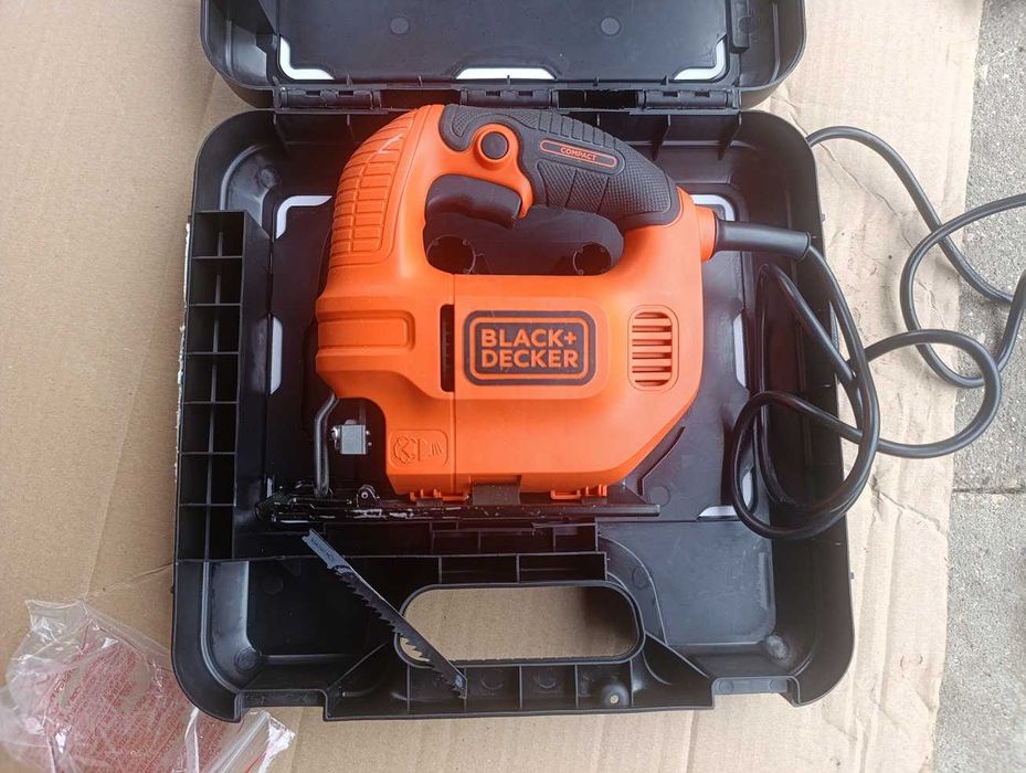 Wyrzynarka elektryczna piła BLACK DECKER KFBES410 + walizka