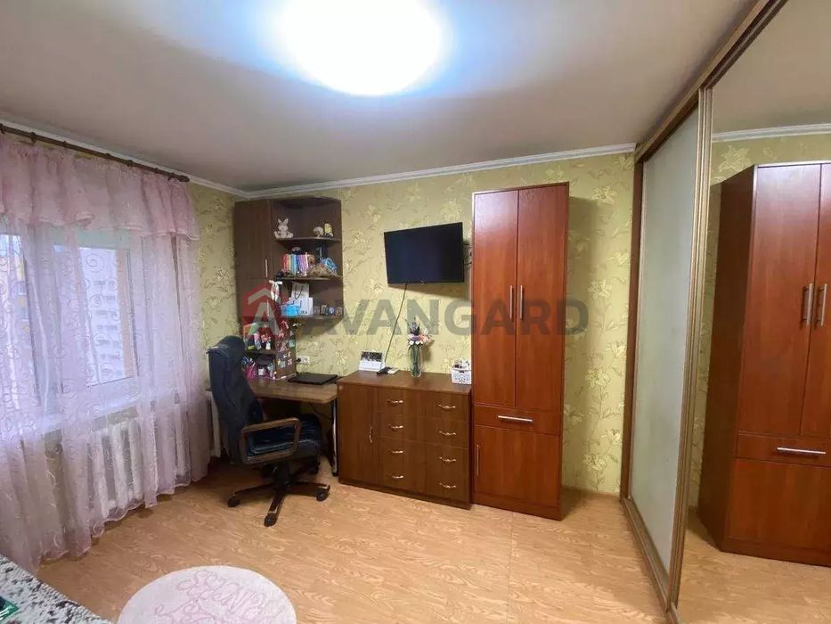 Продам 3-ком. Калиновая,свет есть