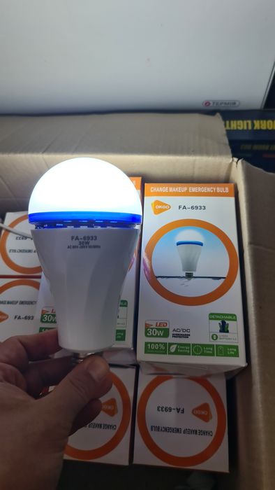 Лампа аварийного света аккумуляторная на 3 батареи время работы 4-5ч