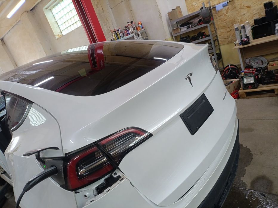 Tesla Model Y кришка багажника ляда рест дорест розборка