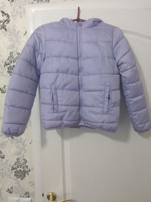 Куртка на дівчинку 146