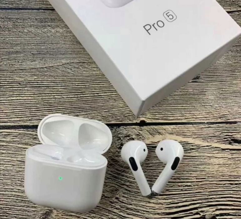 Białe słuchawki bluetooth bezprzewodowe douszne do każdego telefonu
