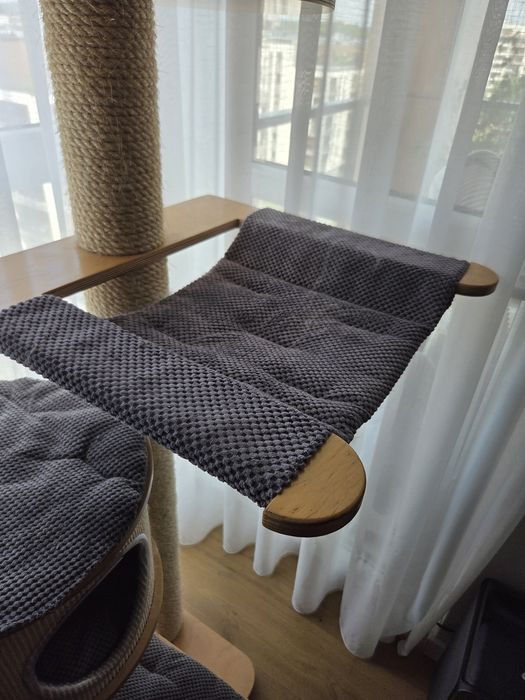 Duży i stabilny drapak LeoLand