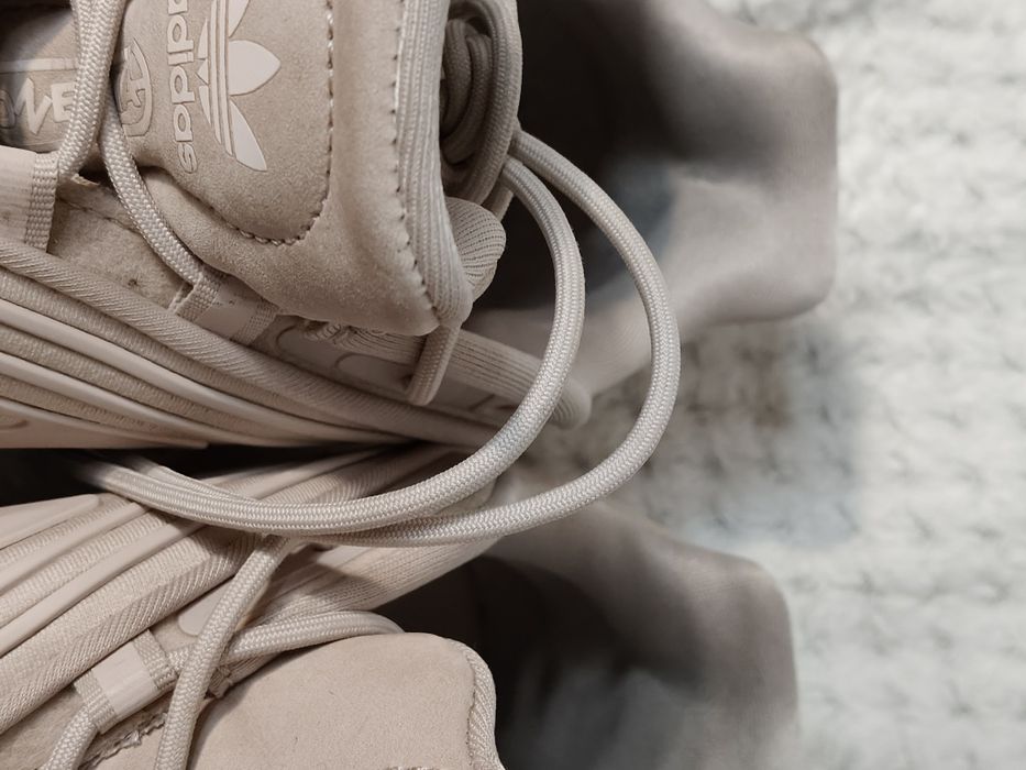 Adidas Ozelia Unisex – nowe, rozmiar 40⅔, beżowe