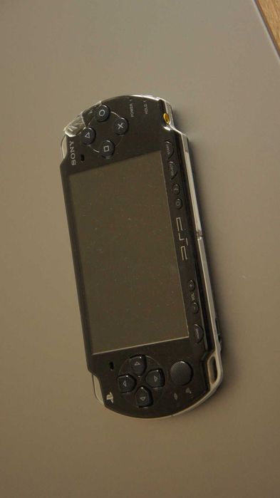 Мобільна консоль PSP 2000 + ігри