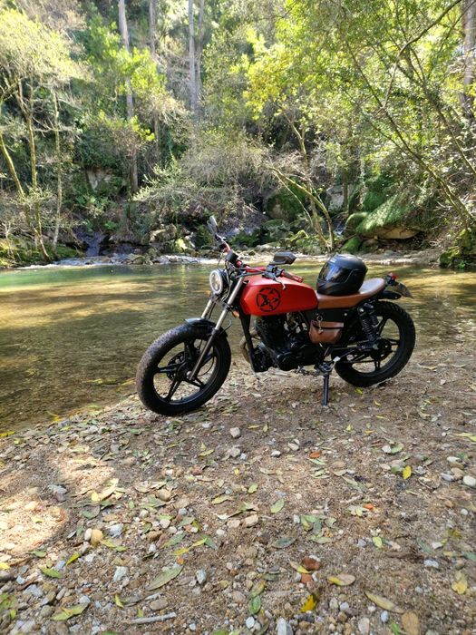 Moto cafe racer 125 4t 11kw