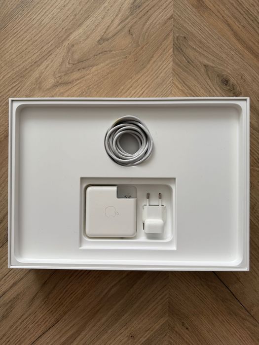 Apple MacBook Pro 13" 2017 / 8GB / 256GB • Чудовий стан