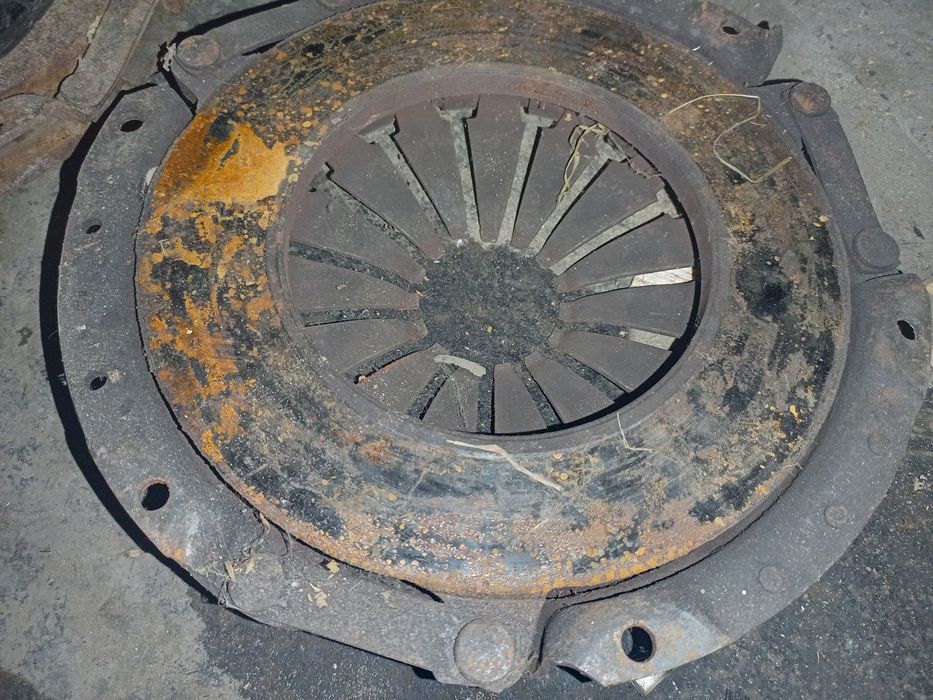 Корзина зчеплення газель.