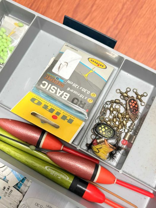 Caixa de Pesca Completa (Tackle Box) + acessórios – pronta a usar