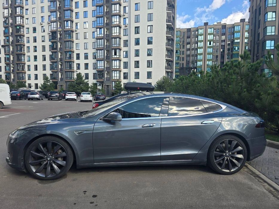 Електрокар  Tesla Model S