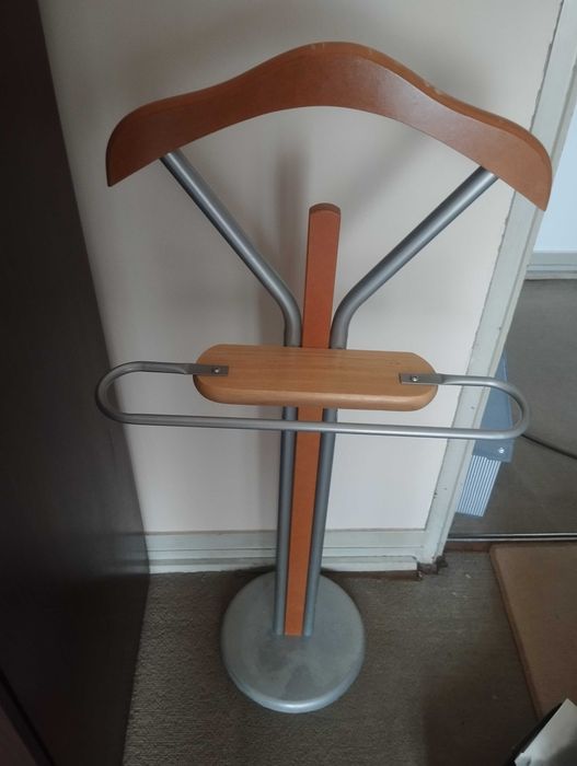 Cabide de Quarto / Suporte para Fato – 15€