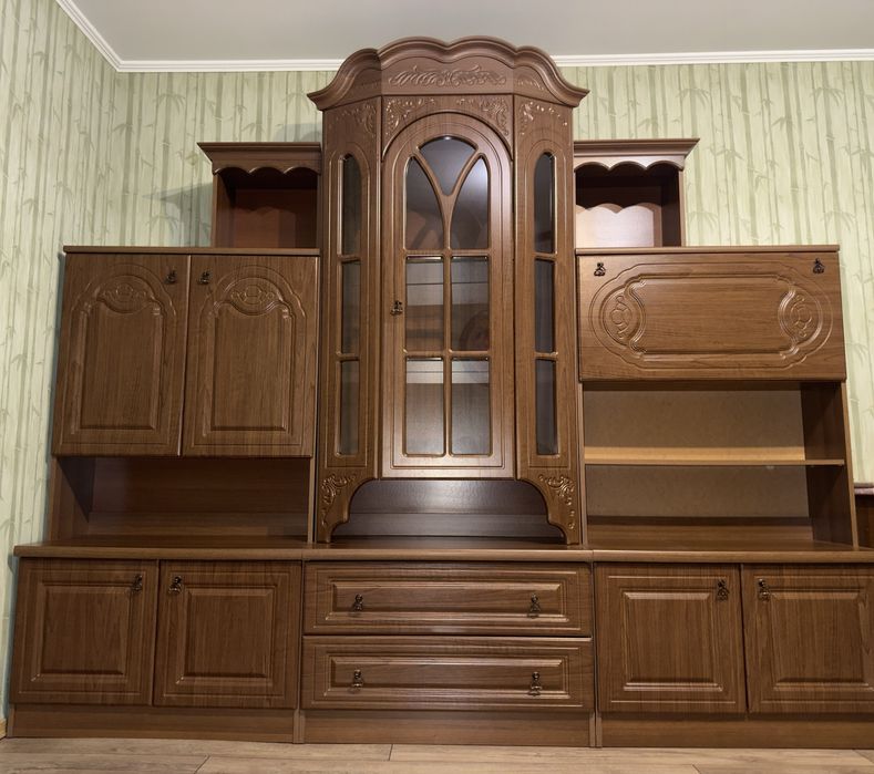 Стінка у вітальню