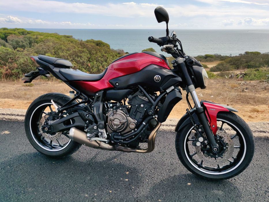 MT07 55kw/75cv ABS, vermelho/cherry red