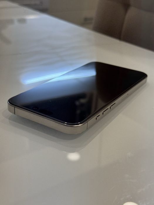 Продам iPhone 16 Pro Max 256 GB Natural Titanium