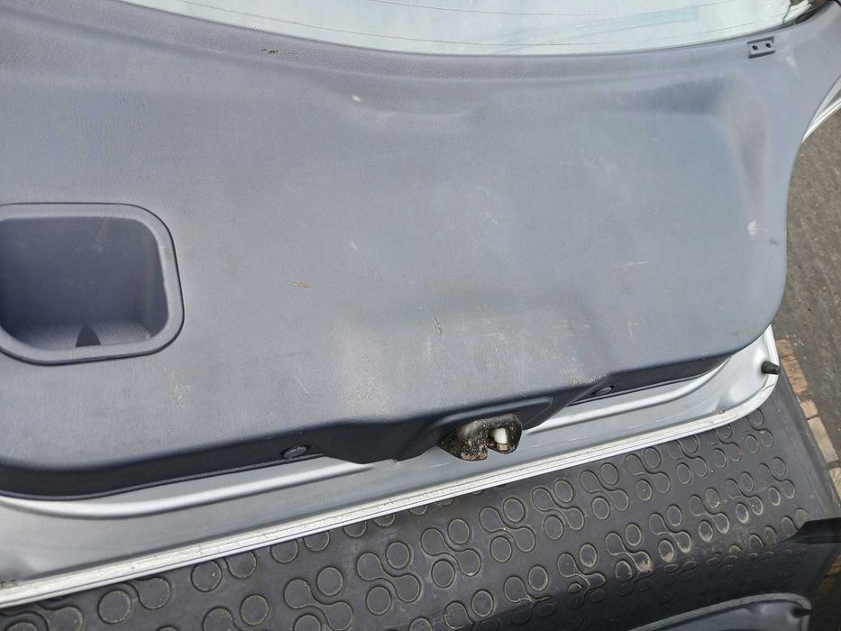 Nissan Almera N16 HB klapa bagażnika