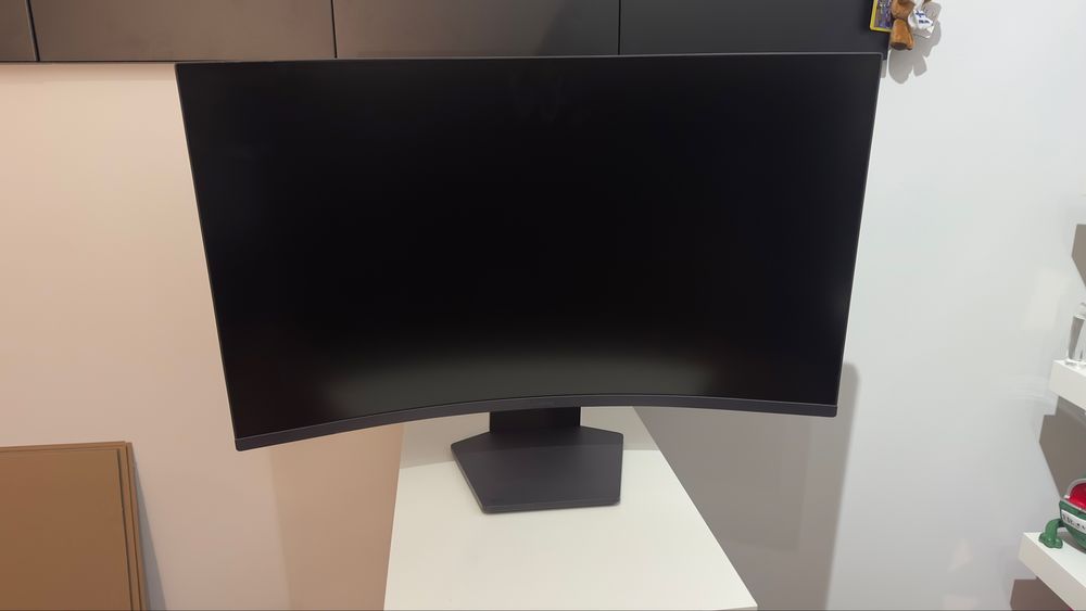 Monitor Gaming Curvo LG UltraGear 32GS60QC-B 31.5” QHD 180Hz