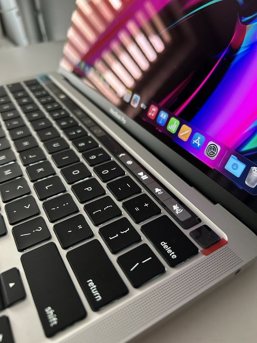 MacBook Pro 13 M2 8GB/256GB