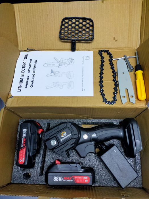 Mini motoserra a bateria