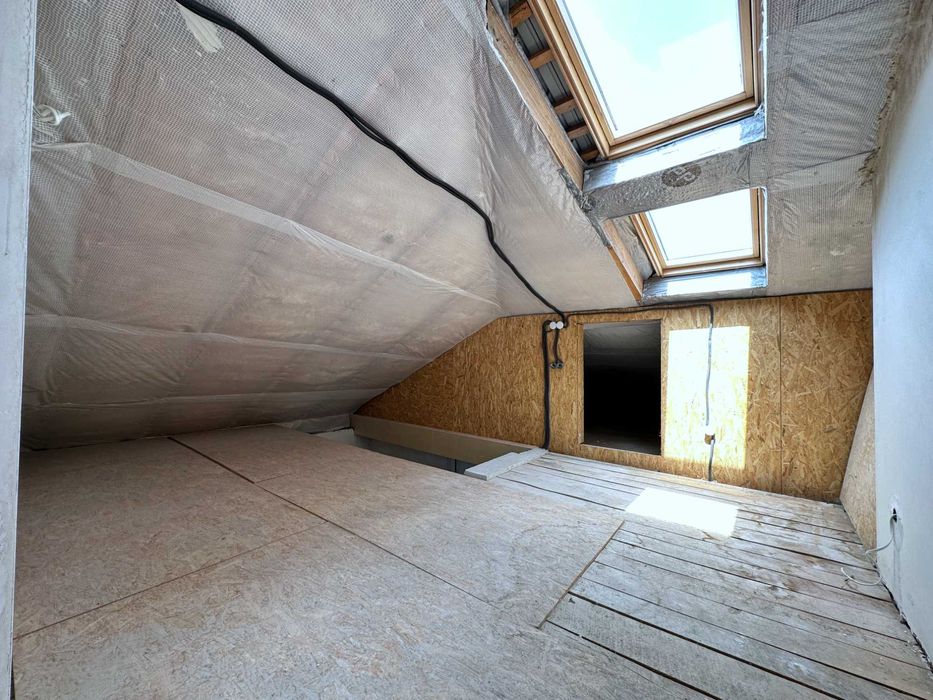 Продаж 6-кімнатної дворівневої квартири вул. Коциловського 13