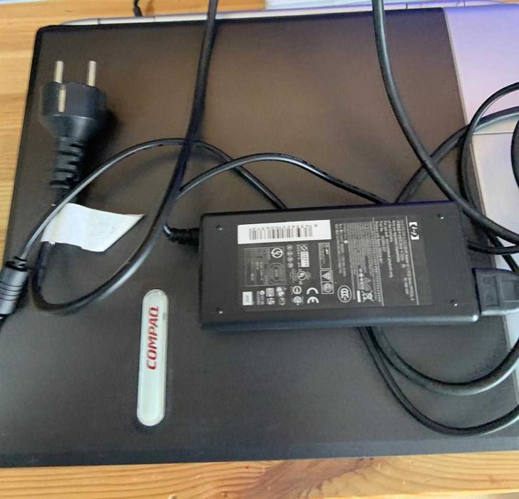Portátil Compaq antigo