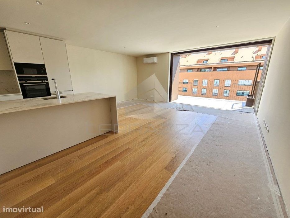Apartamento T3 Na Alameda Dos Jardins Da Arrábida Com Vista Mar