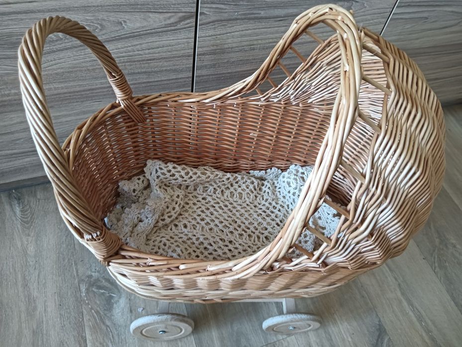 Wózek wiklinowy dla lalek odbiór osobisty