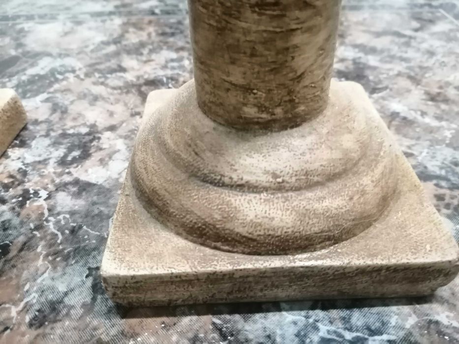 conj 2 castiçais vintage em madeira , ver fotos