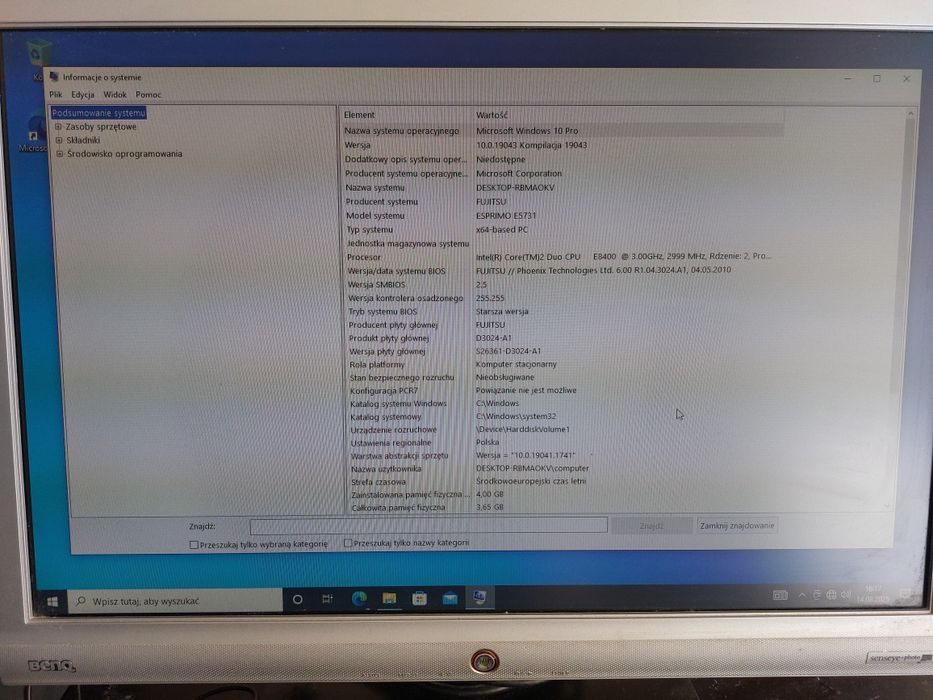 Komputer stacjonarny z monitorem plus głośniki i kamerka