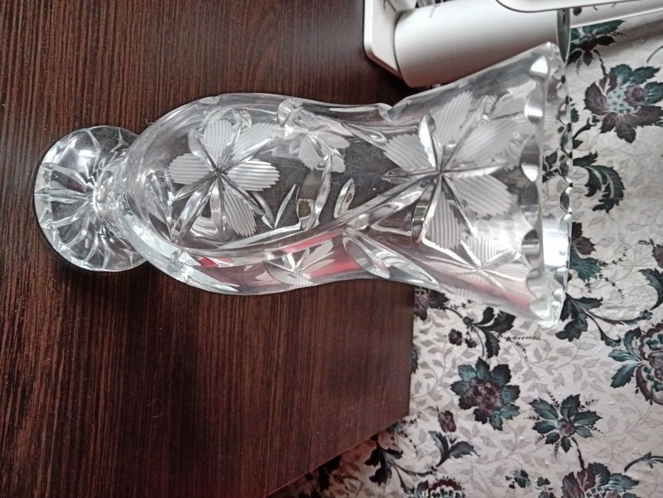 Ваза для цветов  из хрусталя
