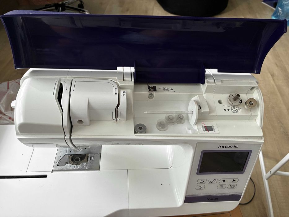 Вишивальна машина BROTHER Innov-is NV 850E.