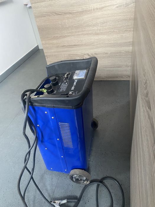 Prostownik transformatorowy z rozruchem  Adler START 625 12/24v