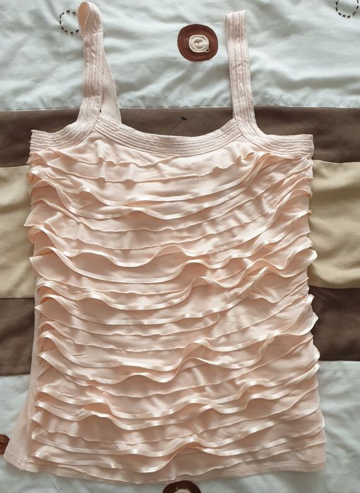 Letni top damski z falbankami