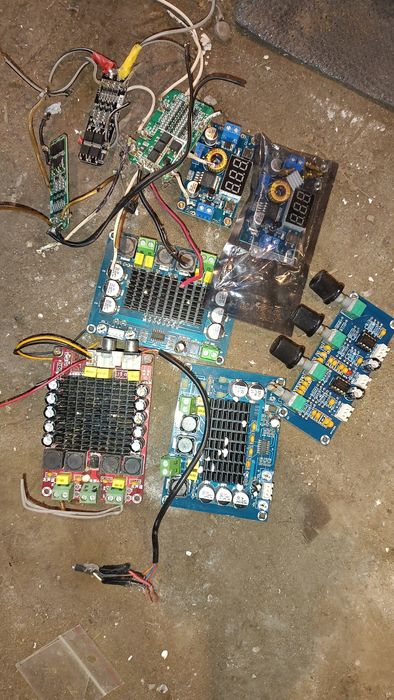 Moduły wzmacniaczy 12v itp