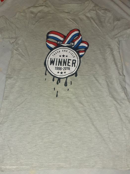 8 t-shirts p/rapaz 7-12 anos por 20€