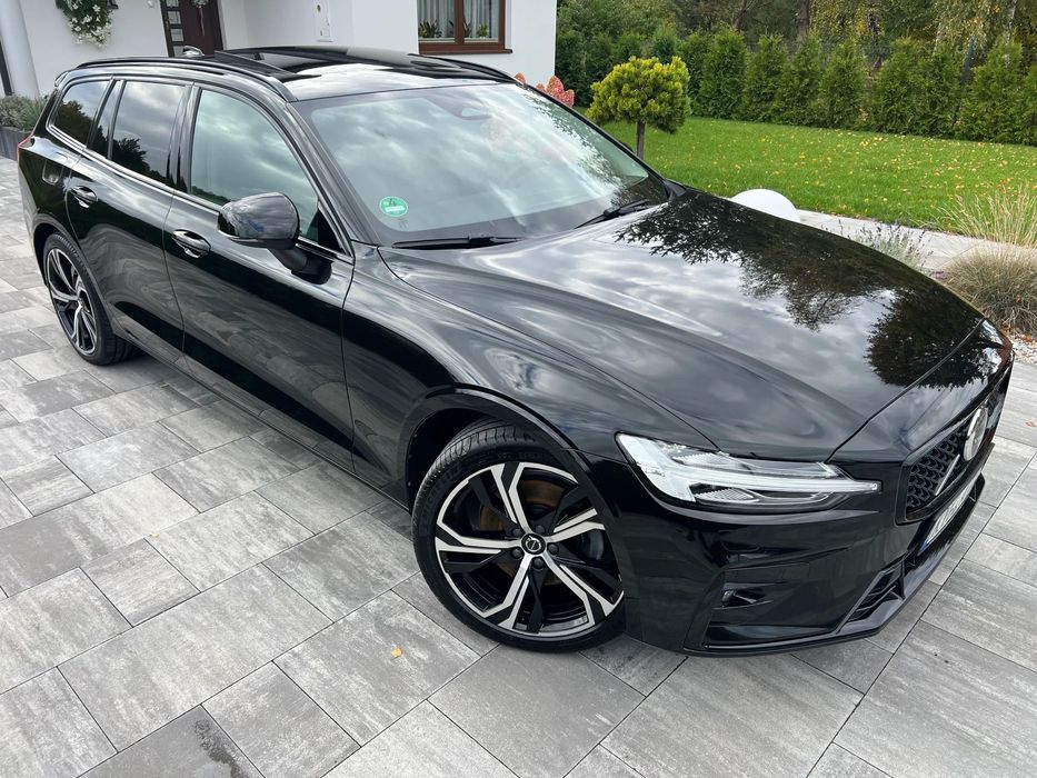 Volvo V60 2.0d*U-DARK*Keyles HEADuP MatrixLED Pano H&K Skóra Radar Bezkolizyjny