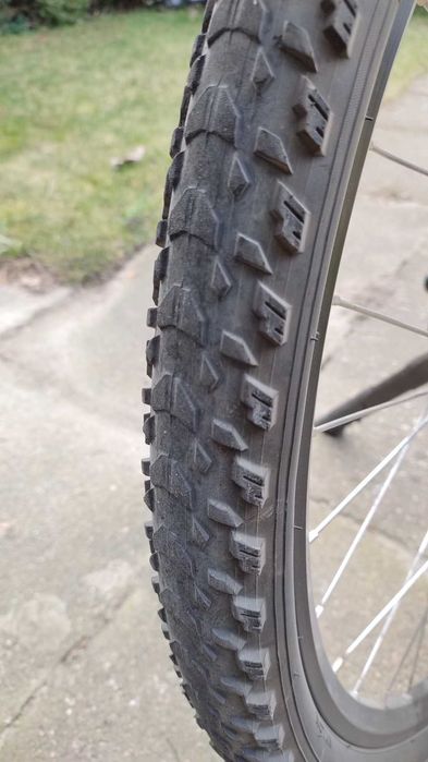 opony 28 29 CST 622 700