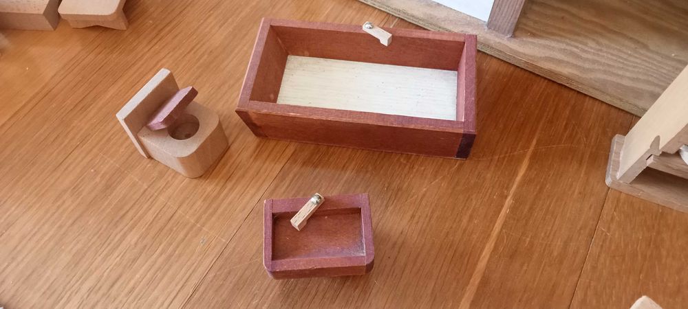 Casinha em madeira e acessórios -  Anos 80