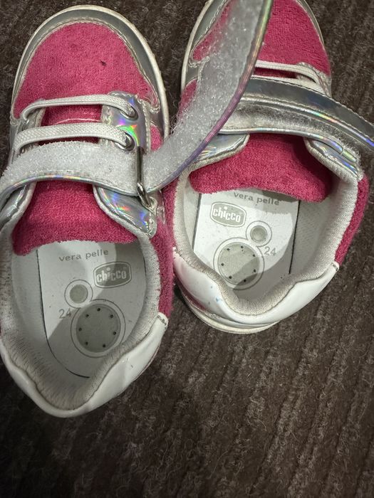 Кроссовки на девочку chicco