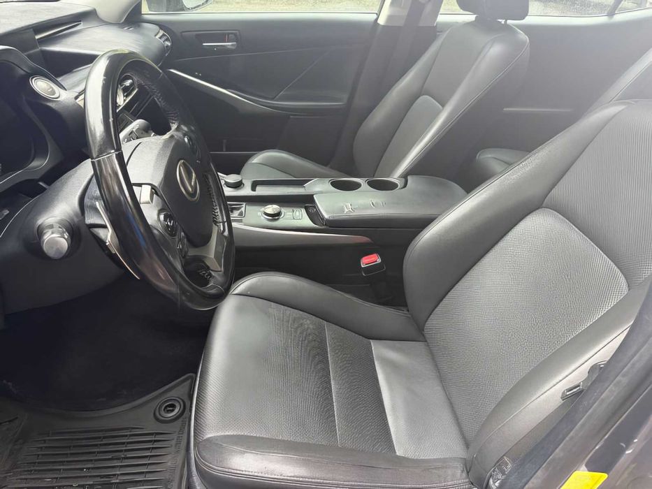 Lexus IS 300      2016