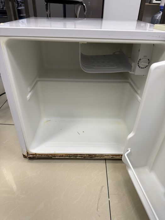 Холодильник маленький