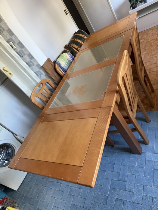 Mesa extensivel com 4 cadeiras