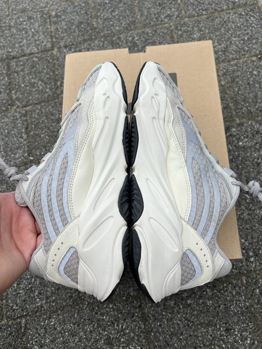 Adidas Yeezy Boost 700 V2 Static buty sneakersy szare białe 40
