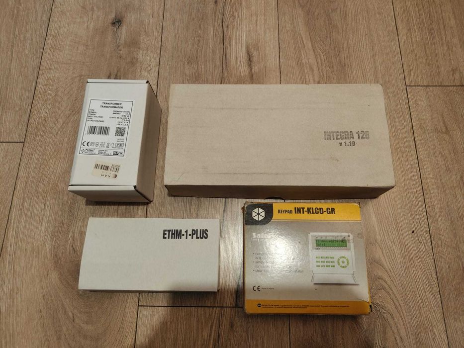 Satel Integra 128 + INT-KLCD-GR + ETHM-1 Plus + Trafo 60VA