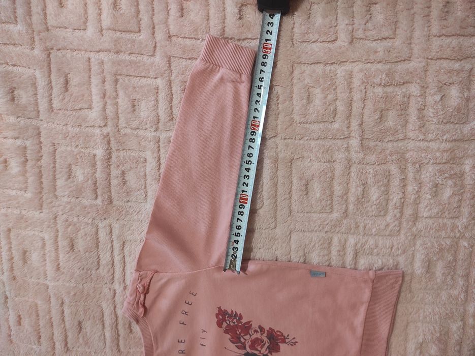 Легкий костюм на дівчинку 3-4 років