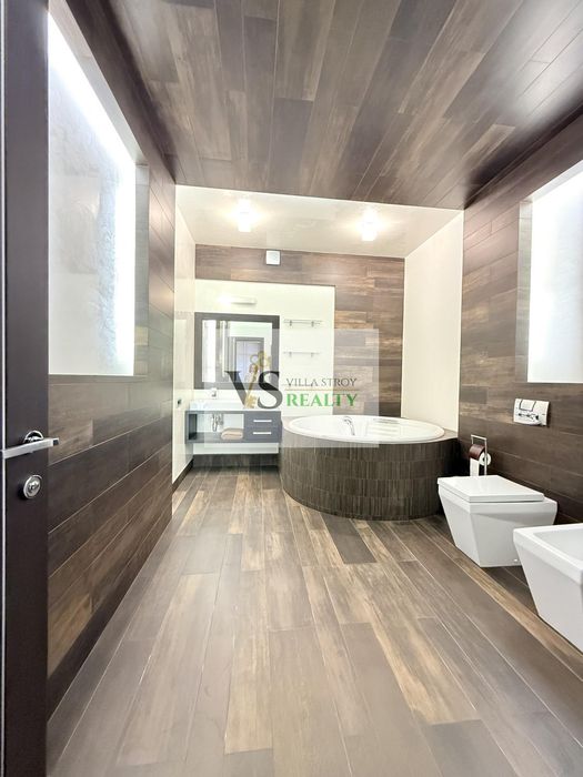 Продаж квартири в Одесі, 3 кімнати, 14/24 поверх, 145 м²