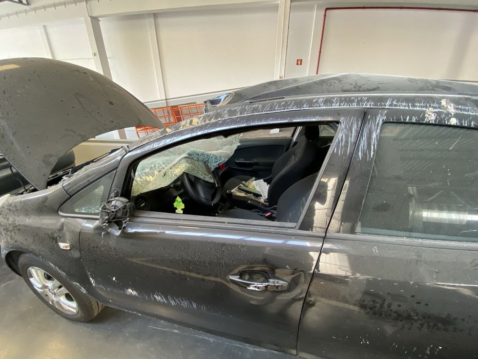 Opel Corsa D 1.2 Gasolina - Salvado