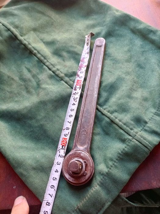 Ключі рожкові плоскогубці.