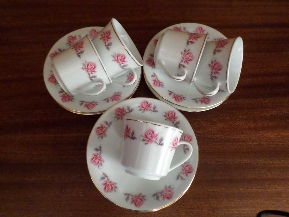 Чашки кофейные с блюдцами  , произведены в Китае в середине 60- х . .